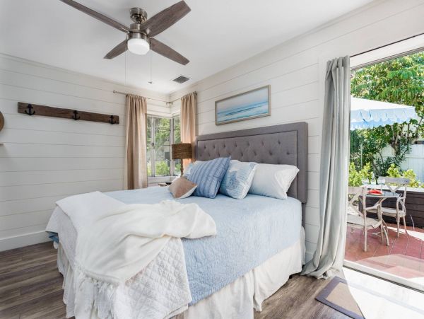 Studio Rental on Lido Key with kitchenette
