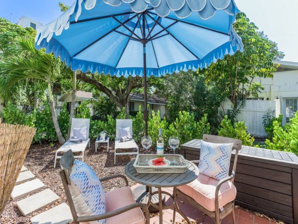 Studio Rental on Lido Key with kitchenette