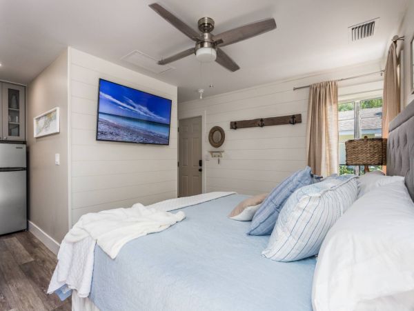 Studio Rental on Lido Key with kitchenette
