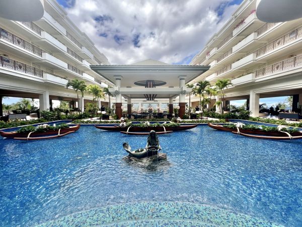 Spectacular Wailea Vacation Condo Three Bedroom Walk to Beach
