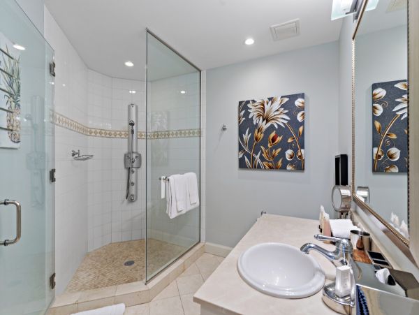 Spectacular Wailea Vacation Condo Three Bedroom Walk to Beach