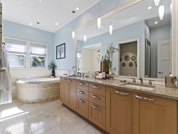 Spectacular Wailea Vacation Condo Three Bedroom Walk to Beach