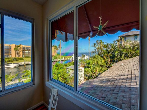 Two Bedroom Vacation Home with Bay Views