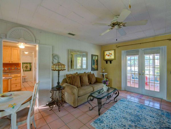 Two Bedroom Vacation Home with Bay Views