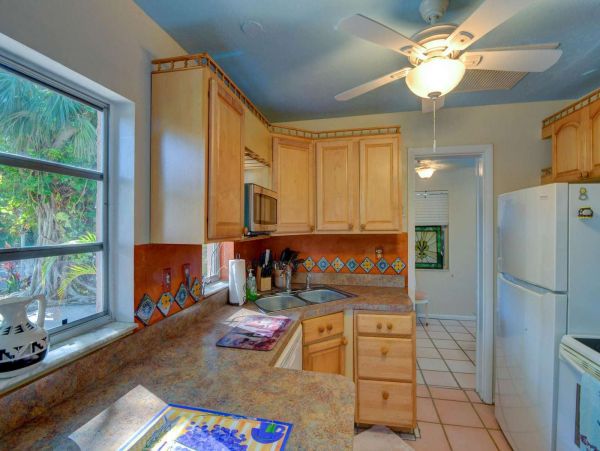 Two Bedroom Vacation Home with Bay Views