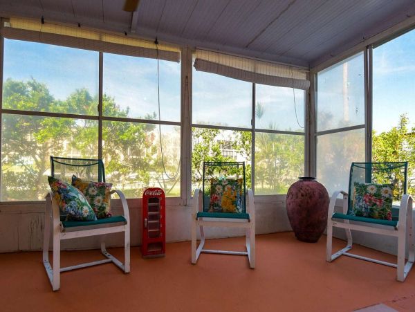 Two Bedroom Vacation Home with Bay Views