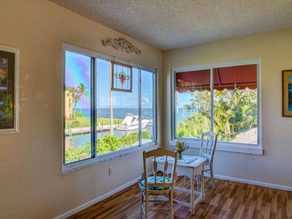 Two Bedroom Vacation Home with Bay Views
