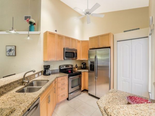 Naples Vacation Condo Two Bedroom + Den