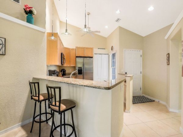 Naples Vacation Condo Two Bedroom + Den
