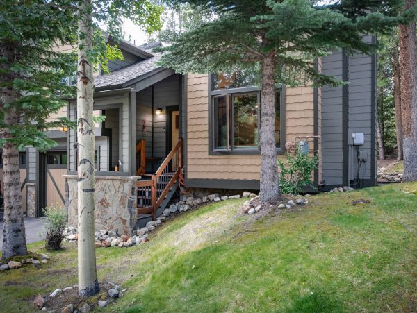 3 plus Den Townhome Under 150 yards to slopes