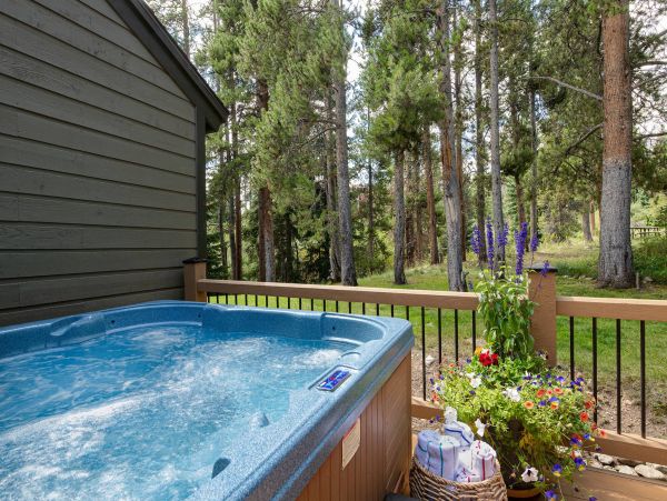 3 plus Den Townhome Under 150 yards to slopes