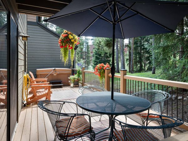3 plus Den Townhome Under 150 yards to slopes