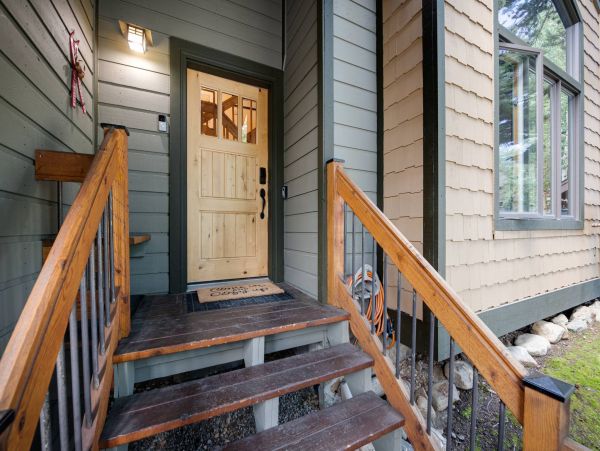 3 plus Den Townhome Under 150 yards to slopes