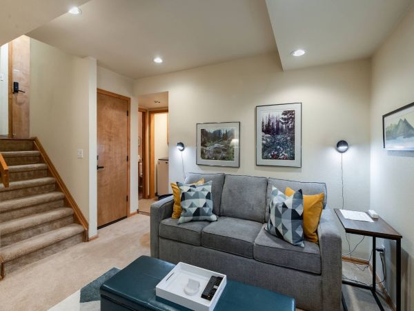 3 plus Den Townhome Under 150 yards to slopes