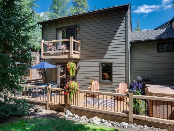 3 plus Den Townhome Under 150 yards to slopes