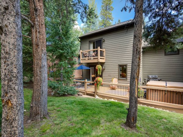 3 plus Den Townhome Under 150 yards to slopes
