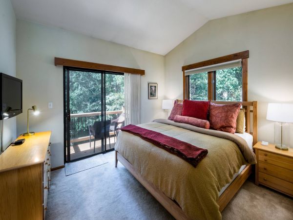 3 plus Den Townhome Under 150 yards to slopes