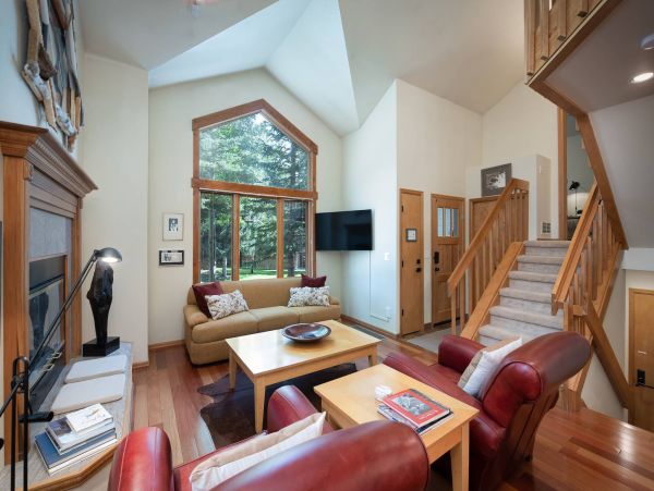 3 plus Den Townhome Under 150 yards to slopes