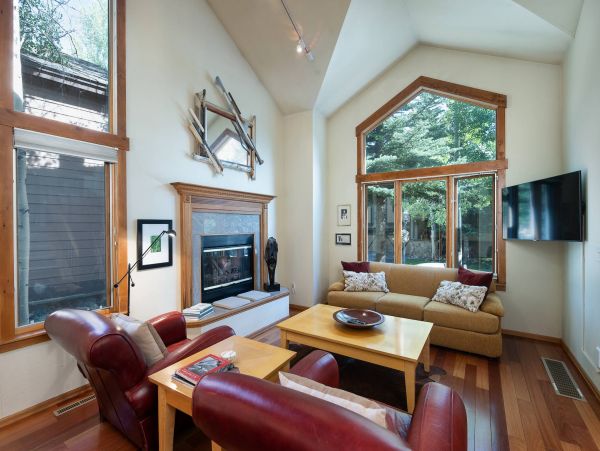 3 plus Den Townhome Under 150 yards to slopes