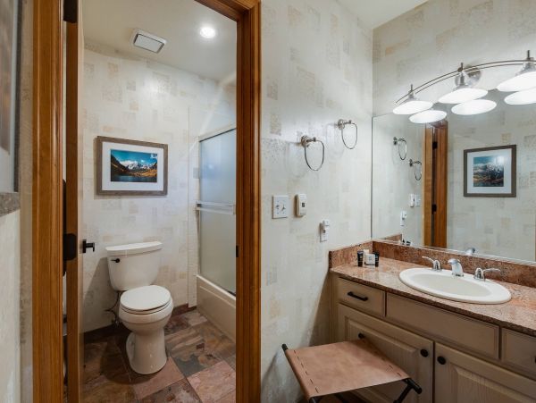 3 plus Den Townhome Under 150 yards to slopes