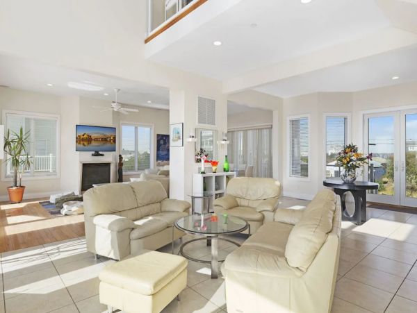 Oceanfront Vacation Home in West Hamptons Sleeps 20 Guests