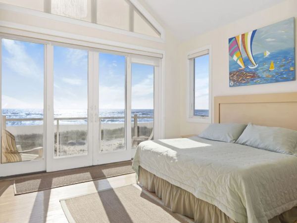 Oceanfront Vacation Home in West Hamptons Sleeps 20 Guests