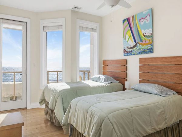 Oceanfront Vacation Home in West Hamptons Sleeps 20 Guests