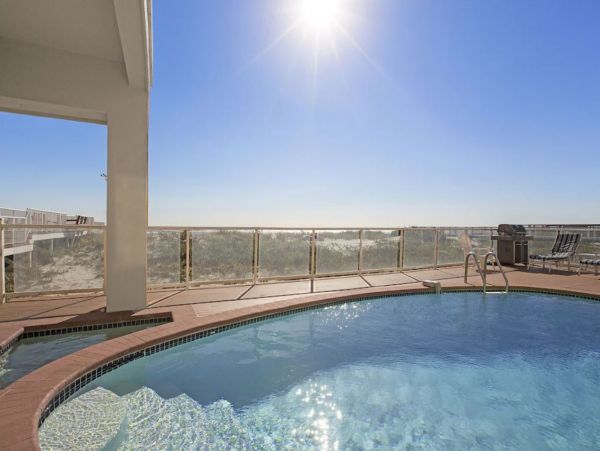 Oceanfront Vacation Home in West Hamptons Sleeps 20 Guests
