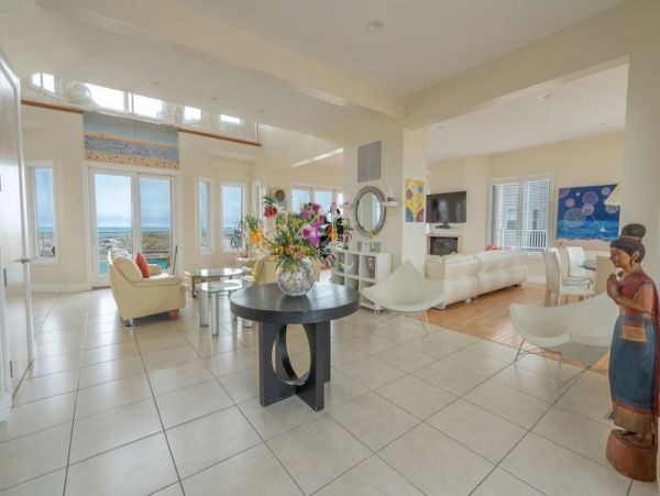 Oceanfront Vacation Home in West Hamptons Sleeps 20 Guests