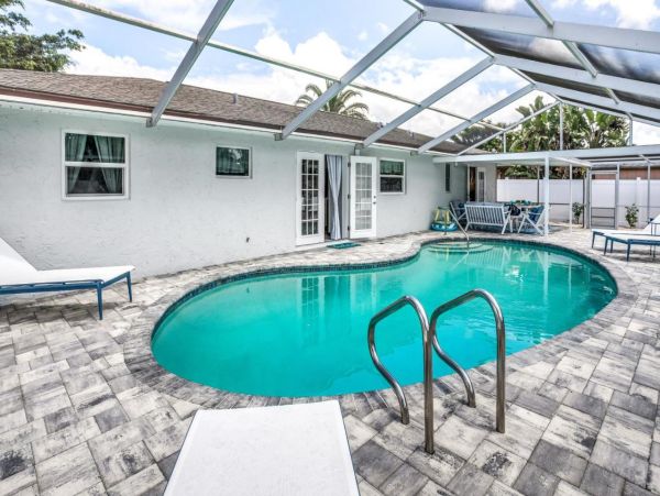 Beautiful 3 Bedroom Home with Private Pool