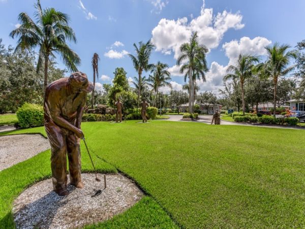 Gorgeous 2 Bedroom Condo with Pond View