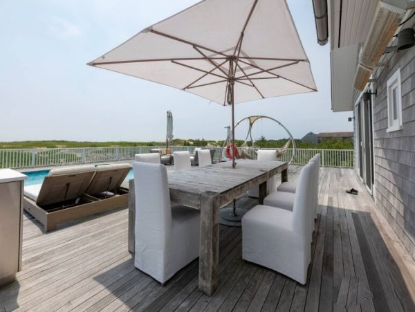 Amagansett Vacation Home Walk to Beach Six Bedroom