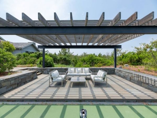 Amagansett Vacation Home Walk to Beach Six Bedroom