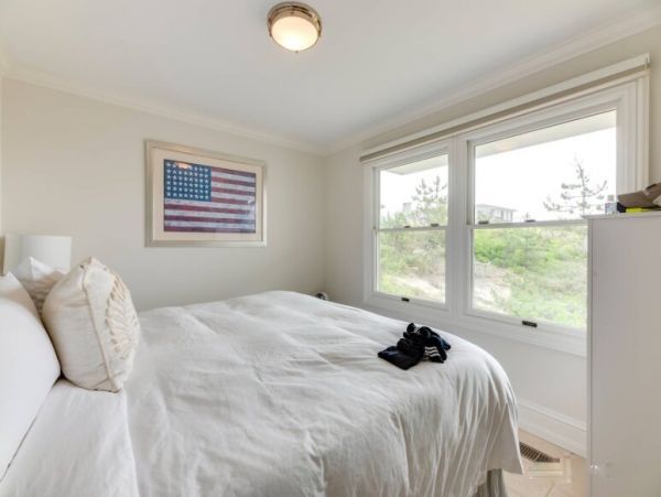 Amagansett Vacation Home Walk to Beach Six Bedroom