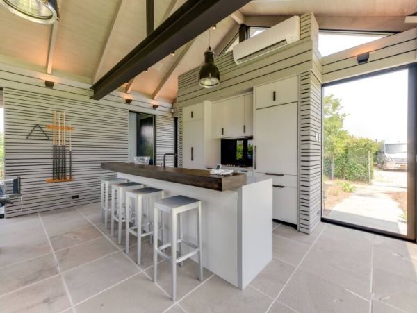 Amagansett Vacation Home Walk to Beach Six Bedroom