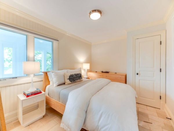 Amagansett Vacation Home Walk to Beach Six Bedroom
