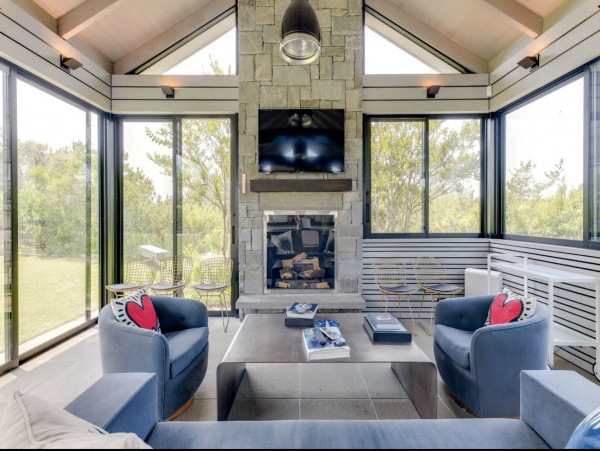 Amagansett Vacation Home Walk to Beach Six Bedroom