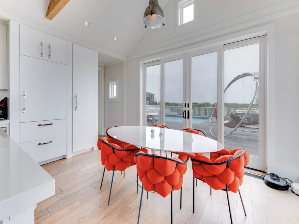 Amagansett Vacation Home Walk to Beach Six Bedroom