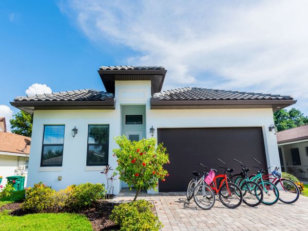 Naples 4 Bedroom Pool Home Sleeps 8 Guests