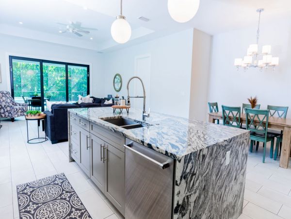 Naples 4 Bedroom Pool Home Sleeps 8 Guests