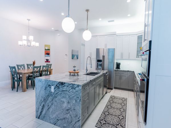 Naples 4 Bedroom Pool Home Sleeps 8 Guests