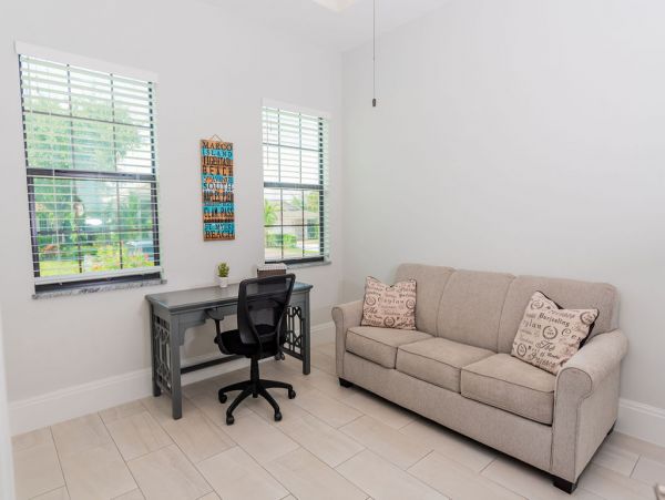 Naples 4 Bedroom Pool Home Sleeps 8 Guests