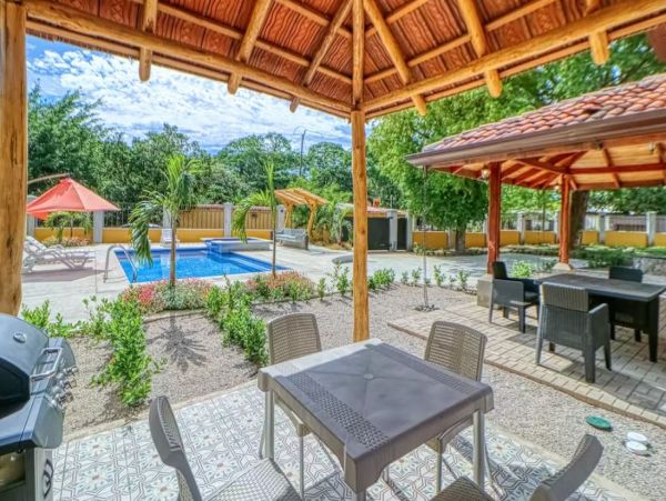Beach Villa with Private Pool & Spa Sleeps 8 Guests