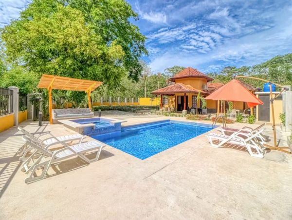 Beach Villa with Private Pool & Spa Sleeps 8 Guests