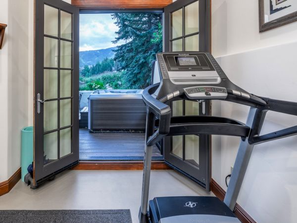 Luxury Vacation Home in Beaver Creek Ski in - Ski out 10 Guests