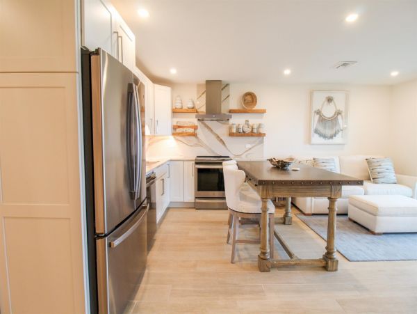 Beautiful Beachfront Vacation Condo Sleeps 6