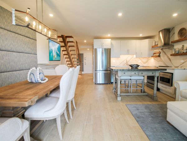 Beautiful Beachfront Vacation Condo Sleeps 6