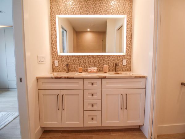 Beautiful Beachfront Vacation Condo Sleeps 6