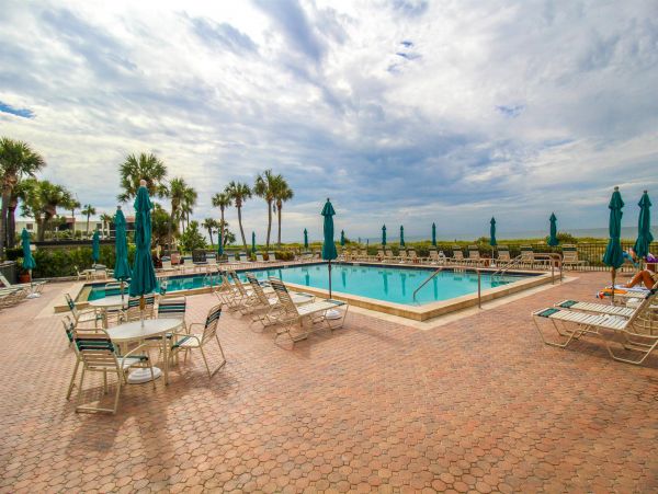 Beautiful Beachfront Vacation Condo Sleeps 6