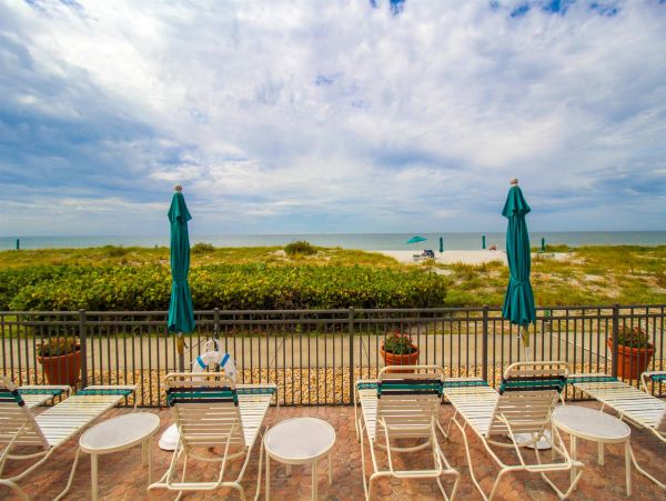 Beautiful Beachfront Vacation Condo Sleeps 6